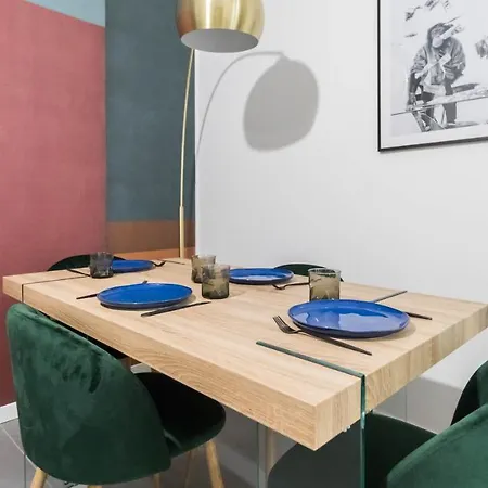 Apt24 - Modern With Balcony Milan