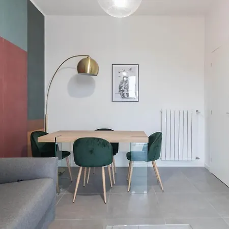 Holiday home Apt24 - Modern With Balcony