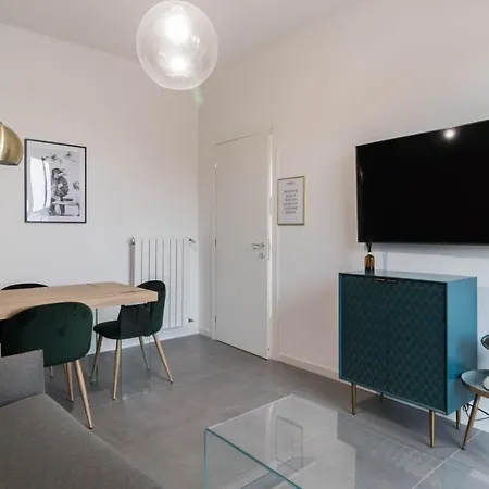Apt24 - Modern With Balcony * 米兰