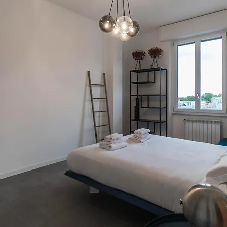 Apt24 - Modern With Balcony 度假居 米兰