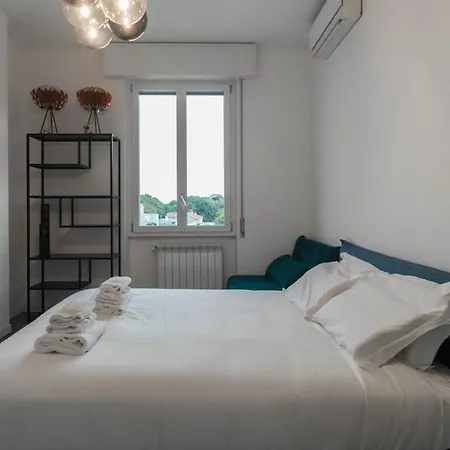 Apt24 - Modern With Balcony * 米兰